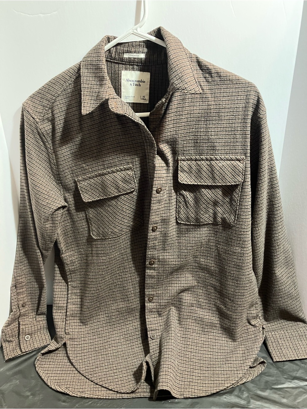 Abercrombie & Fitch Women’s Taupe Plaid Button-Down Shirt
